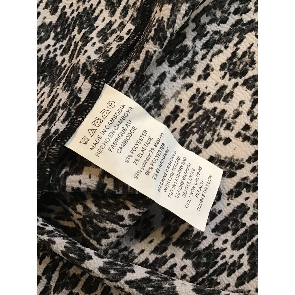 MICHAEL KORS- WOMENS BLACK/WHITE LIGHT WEIGHT BLOUSE SIZE MEDIUM - Picture 6 of 6